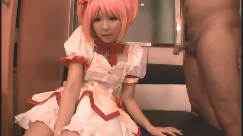 [コスプレ衣装]を着用した女性が[生セックス]で[おじさん]を[20秒]で射精させる動画